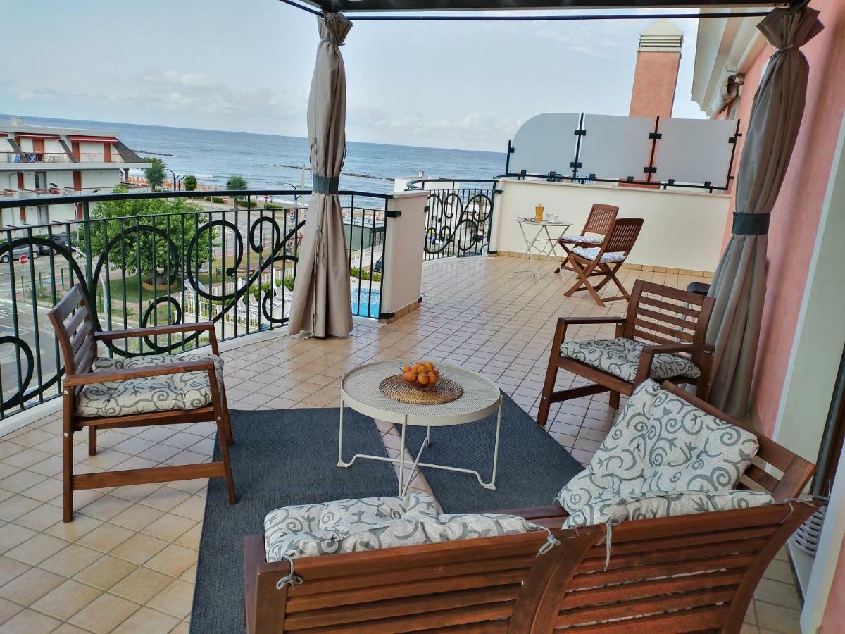Penthouse On The Adriatic Sea Apartamento Martinsicuro Exterior foto